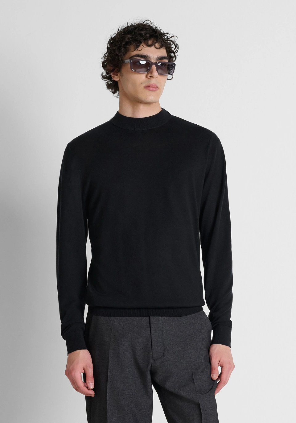 Джемпер ANTONY MORATO MMSW01617YA400145---9000