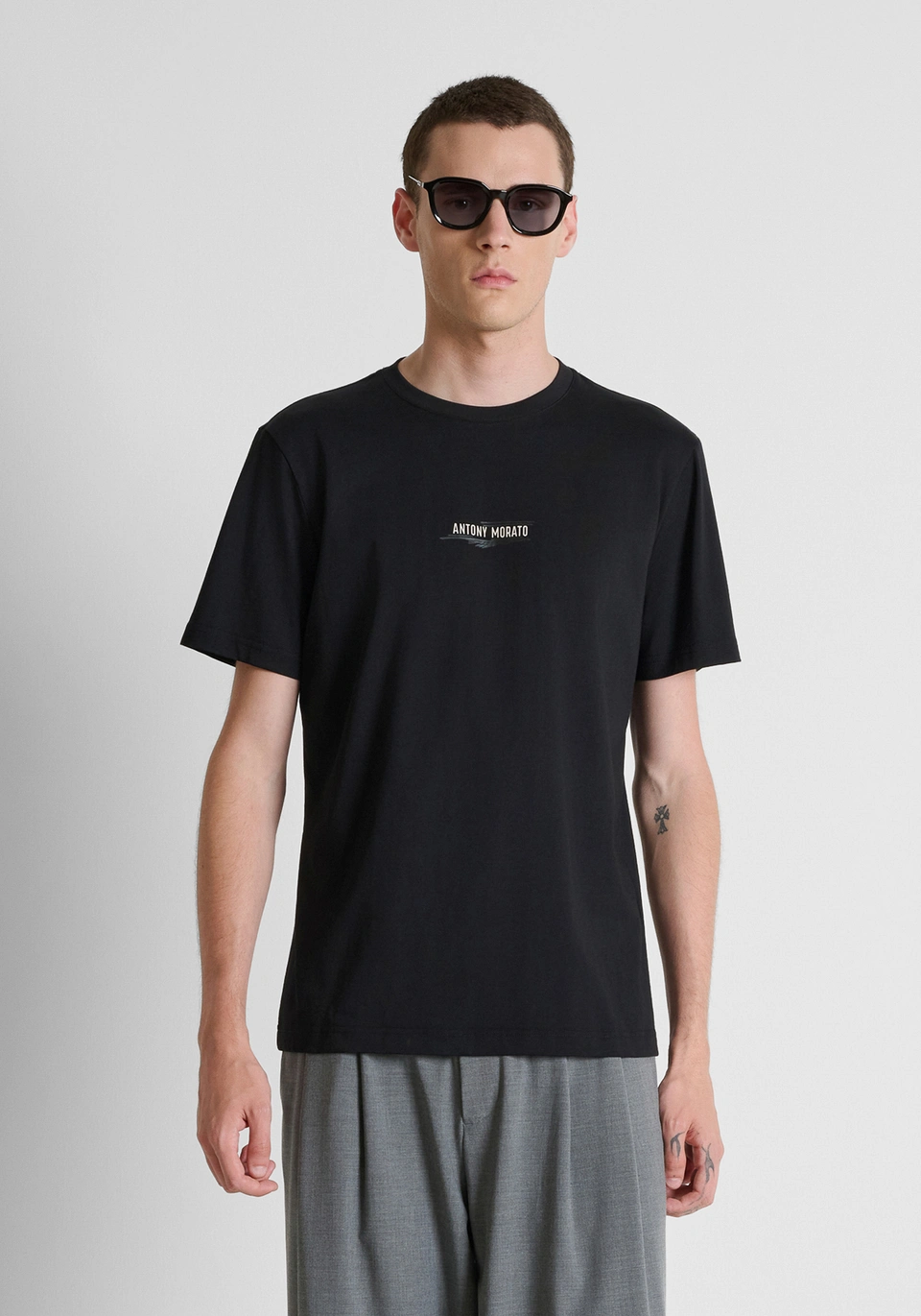 Футболка ANTONY MORATO MMKS02716FA100240---9000